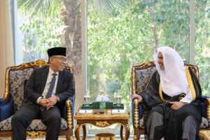 Lee más sobre el artículo El Secretario general y Presidente de la Comisión de Ulemas, el Sheij Mohammed Alissa, recibió en Riad al Sheij Yahya Cholil Staquf