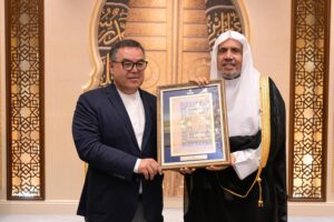 Lee más sobre el artículo el Sheij Mohammed Al-Issa, recibió en La Meca al Dr. Firdavs Firdonovich Abdukhalikov, Presidente del Centro de la civilización islámica dependiente del Consejo de ministros de la República de Uzbekistán, acompañado de su delegación.
