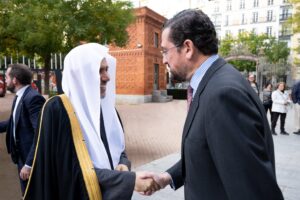 Lee más sobre el artículo En Madrid, la « Casa Árabe », uno de los mayores centros de investigación europeos dependiente del Ministerio español de Asuntos Exteriores, acogió el Sheij Mohammed Alissa