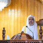 Abordando varias temáticas islámicas contemporáneas y transmitiendo sus felicitaciones con motivo de la llegada del mes bendito de Ramadán