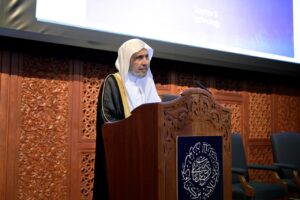 Lee más sobre el artículo El Sheij Alissa se reúne con responsables musulmanes del Reino Unido y participa en la reunión de expertos del Centro de estudios islámicos de Oxford